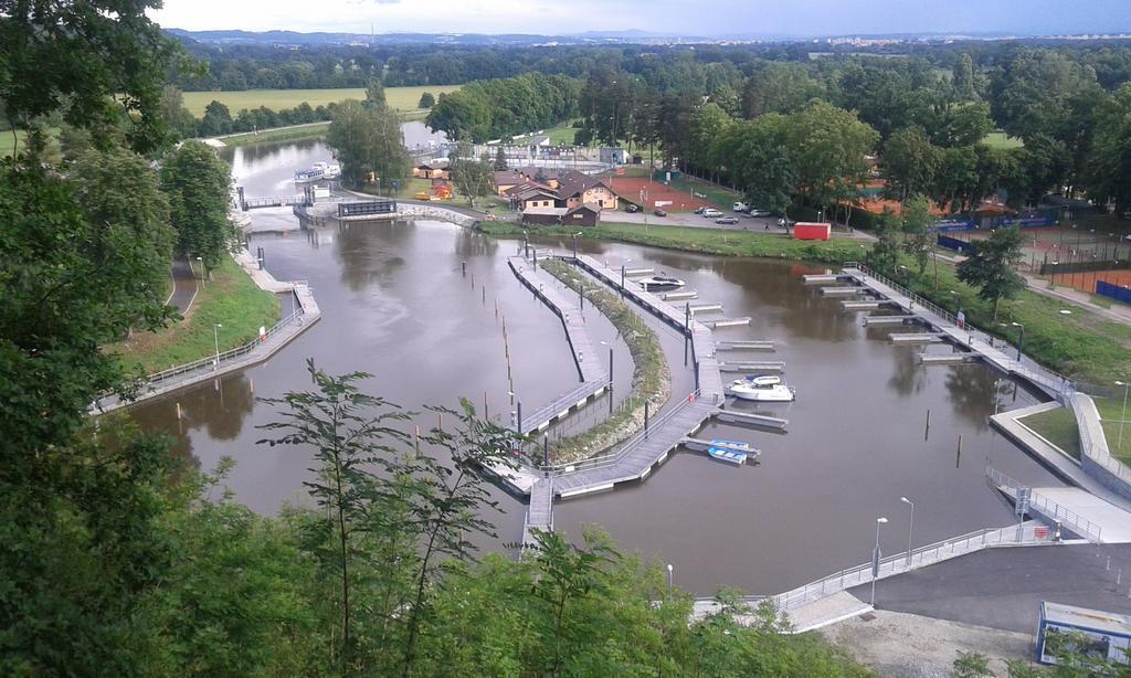 Sportcentrum Dvorak Hluboka nad Vltavou Bagian luar foto