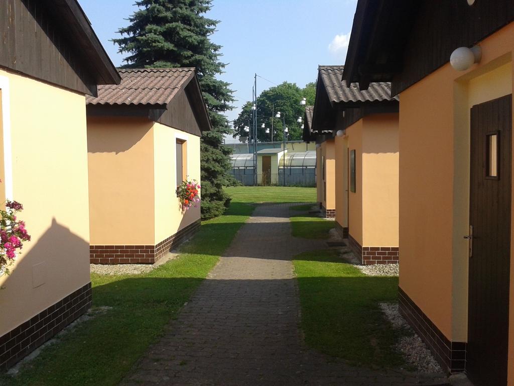 Sportcentrum Dvorak Hluboka nad Vltavou Bagian luar foto