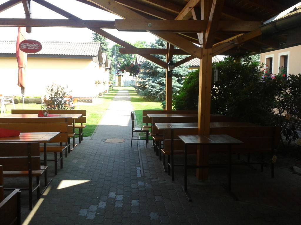 Sportcentrum Dvorak Hluboka nad Vltavou Bagian luar foto