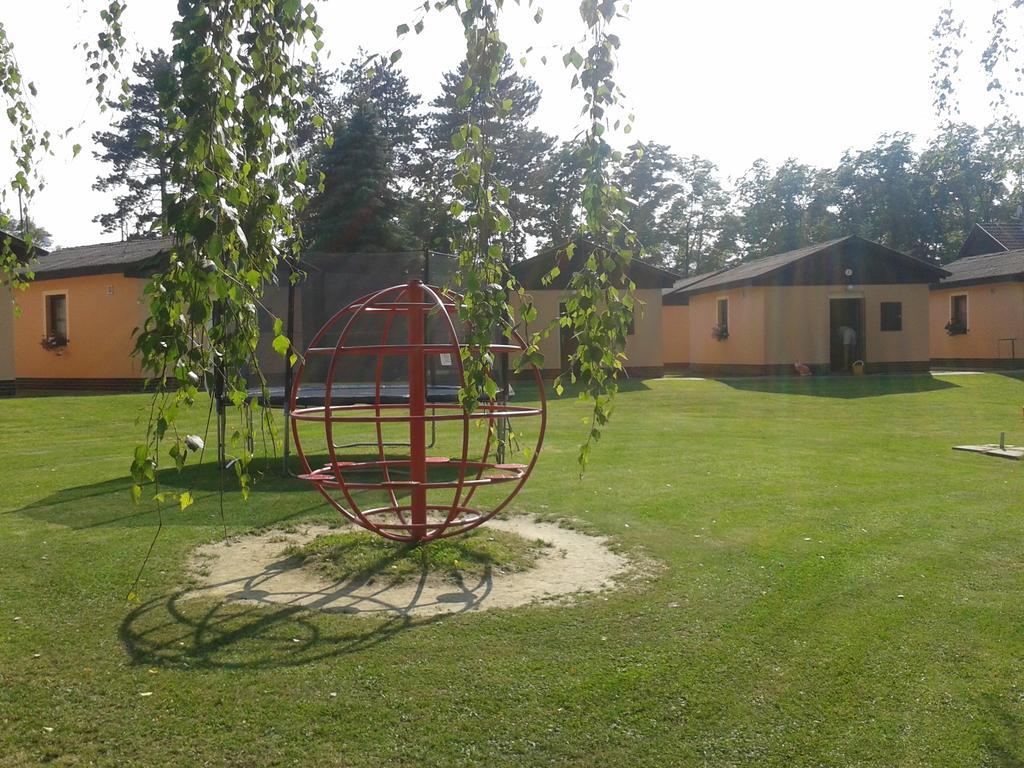 Sportcentrum Dvorak Hluboka nad Vltavou Bagian luar foto